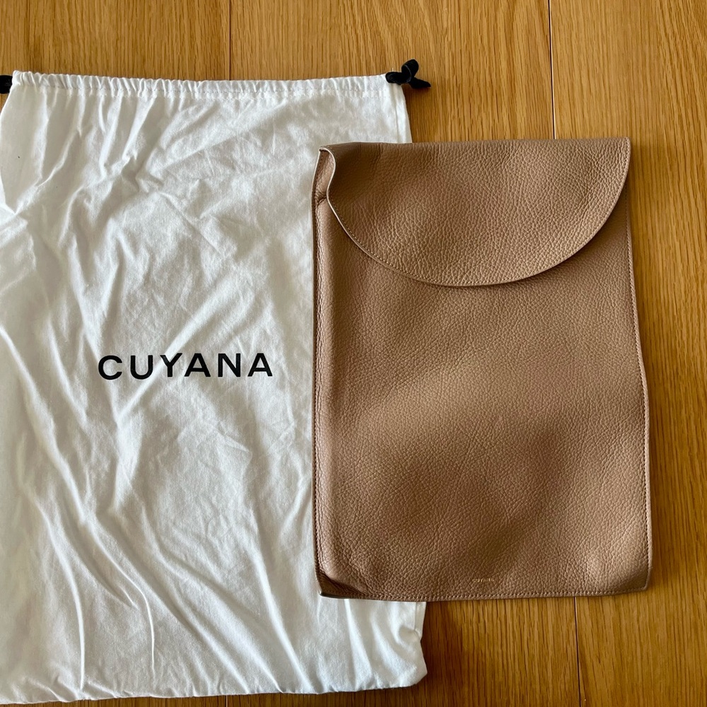 Cuyana Tan Leather Laptop Sleeve 15 - 16 inch